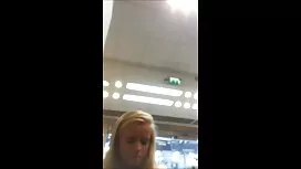 Nežnije lezbijke Abi ...