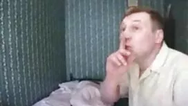 Odrasli muškarac bru ...