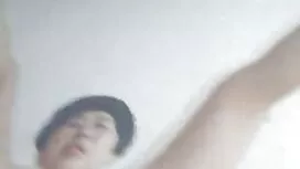 Dama u kečapu se por ...