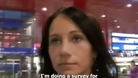 Mladi studenti se op ...